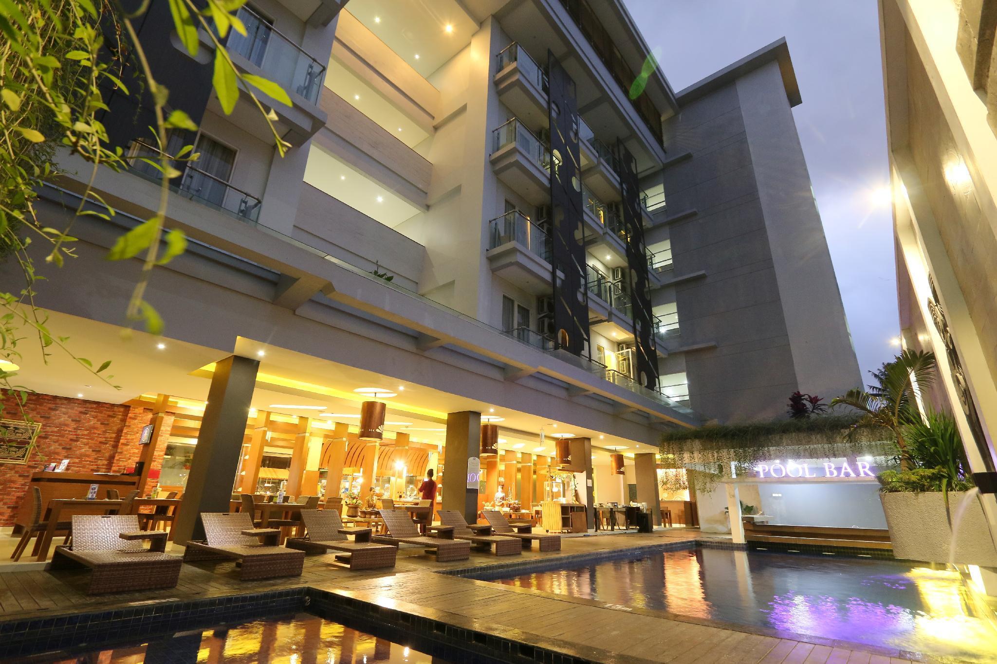 Crystal Lotus Hotel Yogyakarta Esterno foto