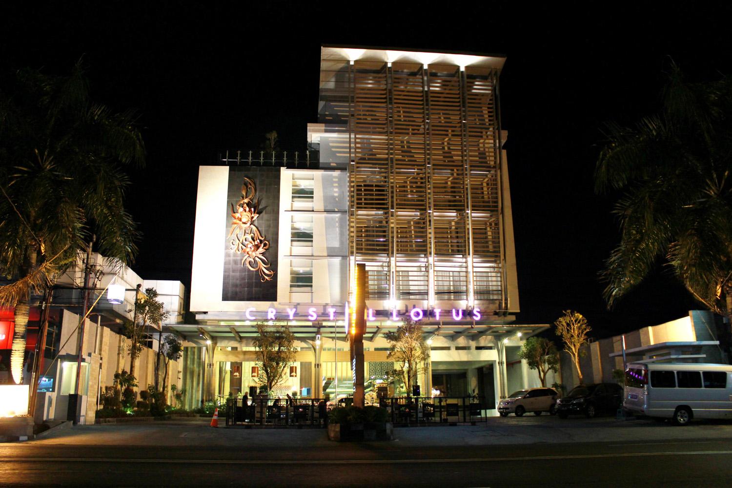 Crystal Lotus Hotel Yogyakarta Esterno foto