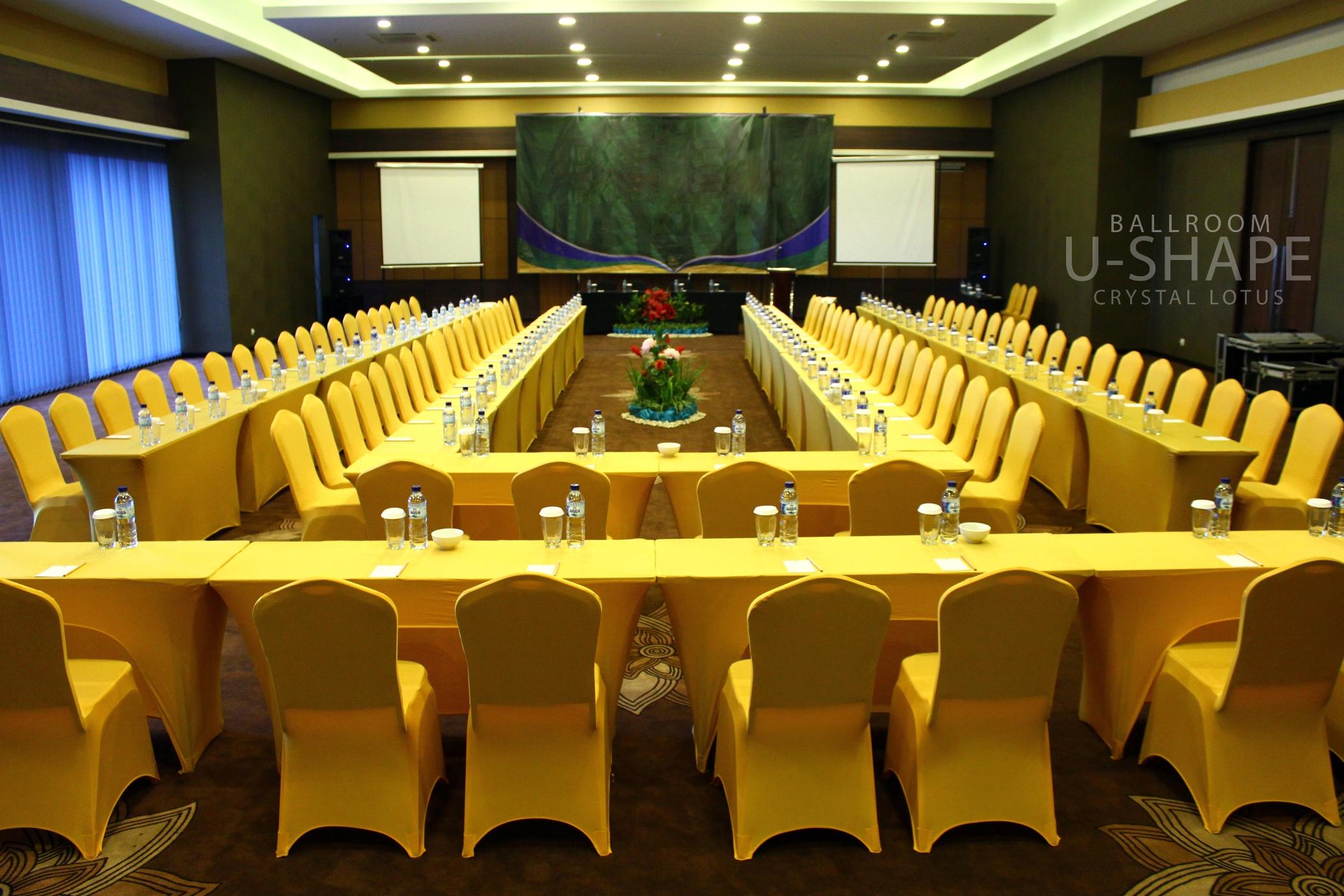 Crystal Lotus Hotel Yogyakarta Esterno foto