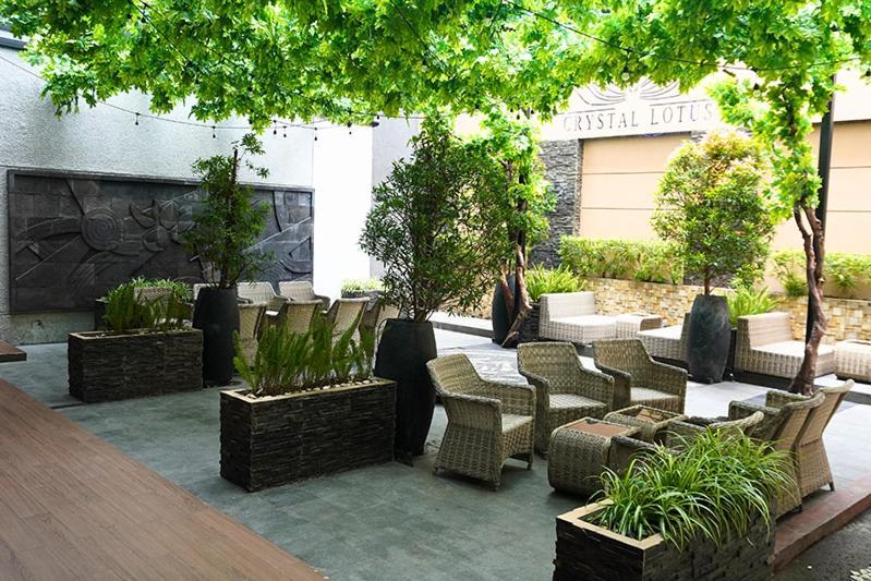 Crystal Lotus Hotel Yogyakarta Esterno foto